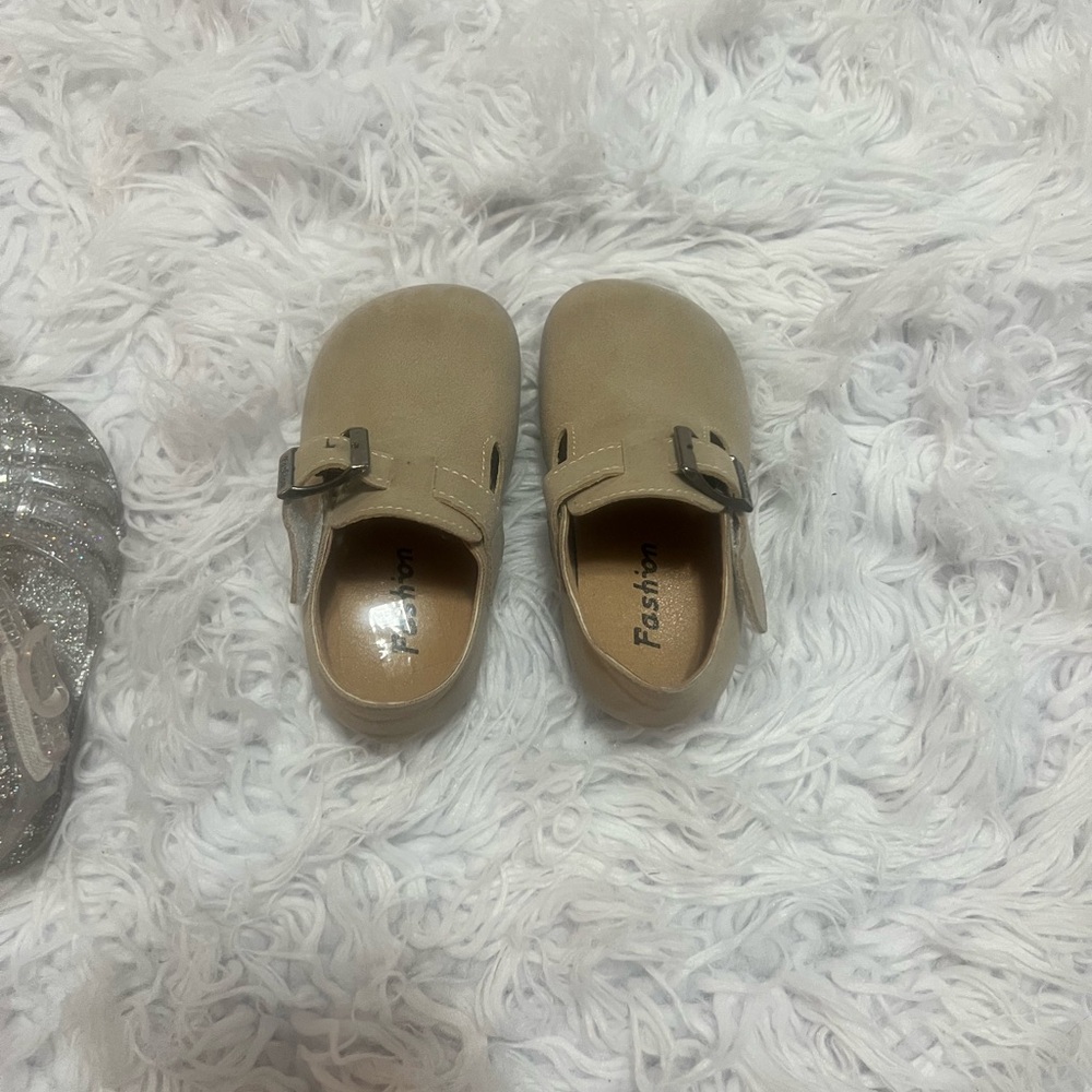 Kids Multi-Color Shoe Set - Picture 12 of 14